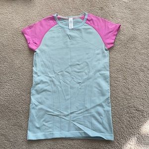 Short sleeve ivivva  shirt